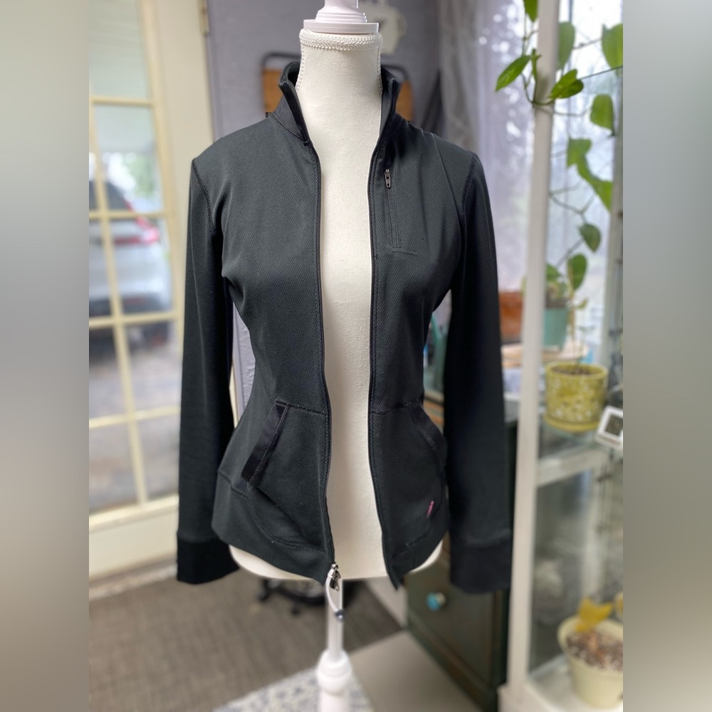 New balance black zip up light weight jacket size extra small